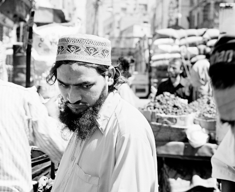 Leo Rubinfien-  Karachi, in Motan Das Market